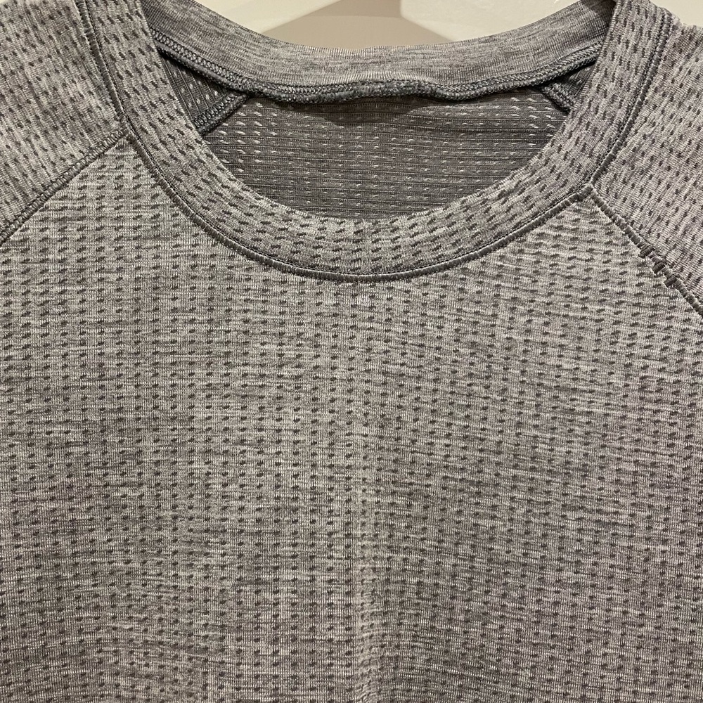 Men's Lululemon Metal Vent Tech Short Sleeve Shirt (Original Slim Fit) - Picture 4 of 6